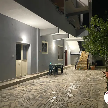 Beautiful And Spacious With 2 Bedrooms *