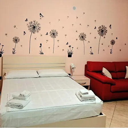 2 Bed Sleeps 4 With Free Parking Apartment Durrës