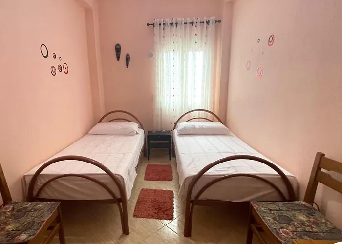 2 Bed Sleeps 4 With Free Parking Apartamento Durrës