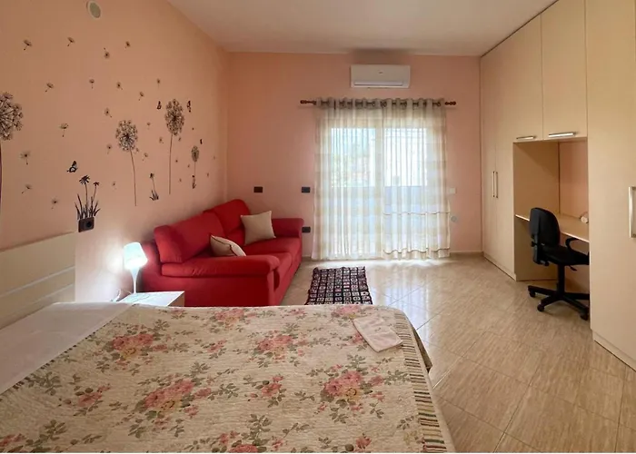 2 Bed Sleeps 4 With Free Parking